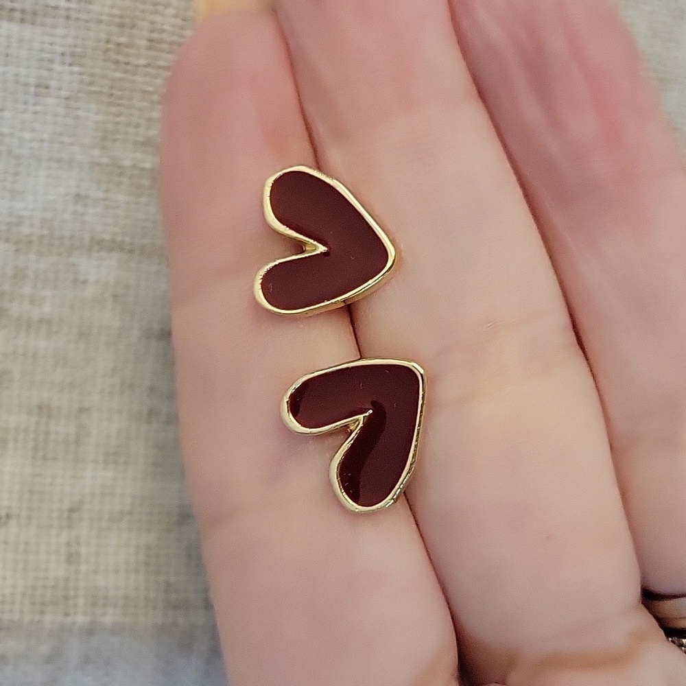 BURGUNDY HEART STUD EARRINGS - Picture 3 of 7
